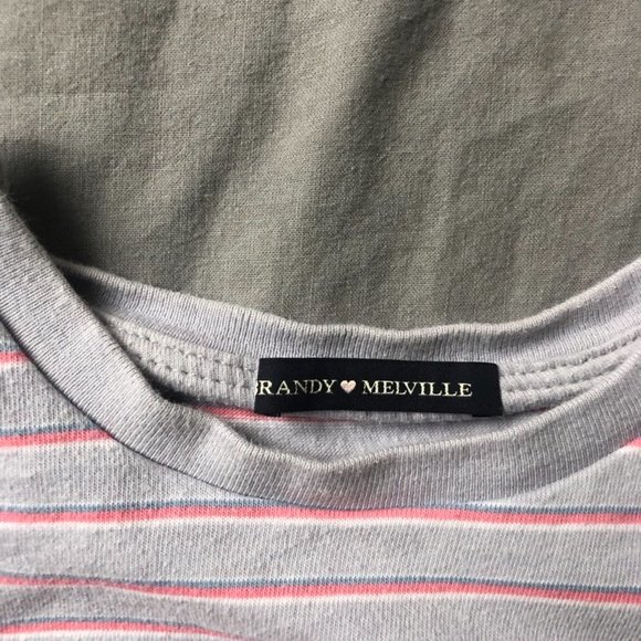 Brandy Melville cropped tee - Picture 3 of 5